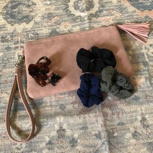 Pouch with scrunchies!